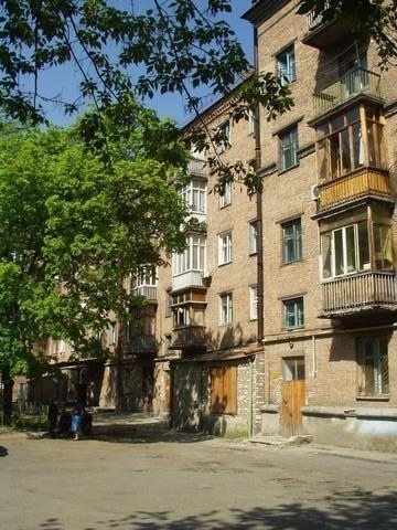 Киев, Вышгородская ул., 33