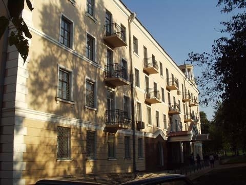 Киев, Вышгородская ул., 12