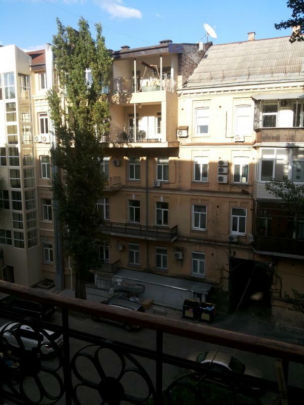 Киев, Владимира Антоновича ул., 14Б