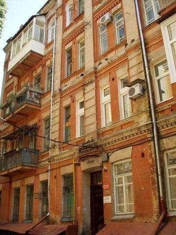 Киев, Владимира Антоновича ул., 23Б