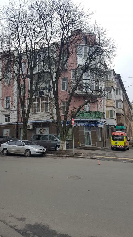 Київ, Володимира Антоновича вул., 47