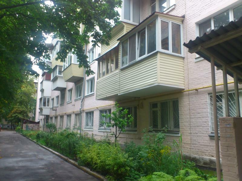 Київ, Белецького вул., 10