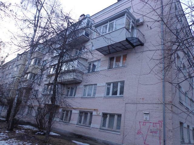 Київ, Белецького вул., 10