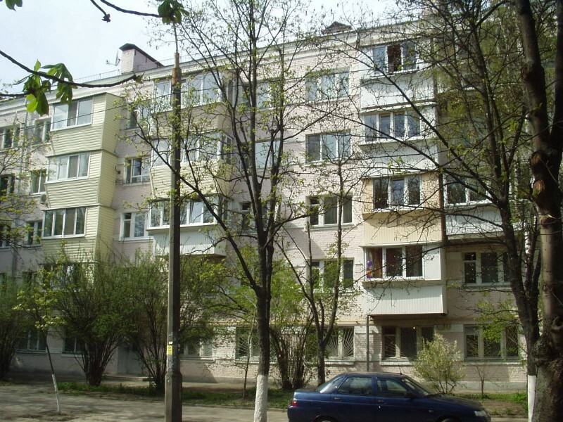 Київ, Белецького вул., 10