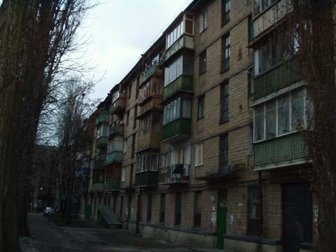 Київ, Белецького вул., 11