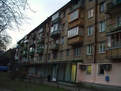 Київ, Белецького вул., 11