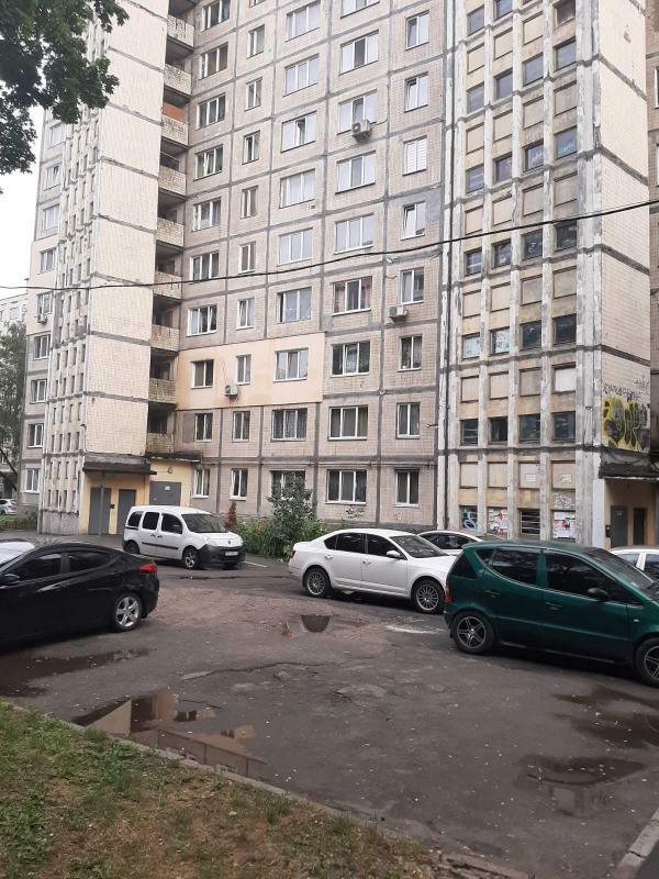 Київ, Булаховського Академіка вул., 30Б