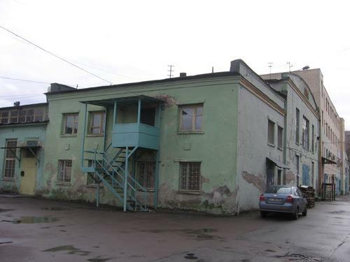 Киев, Автозаводская ул., 18