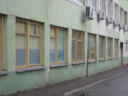 Киев, Автозаводская ул., 18