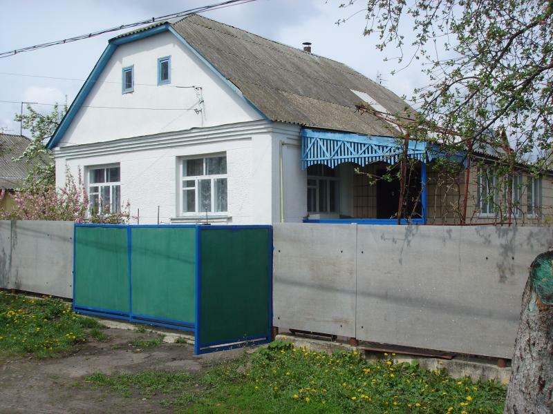Житомирская обл., Попельнянский район, пгт Попельня, Рыльского ул., 8