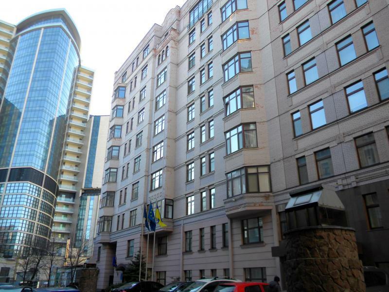 Продажа 5-комнатной квартиры 188 м², Пирогова ул., 6А