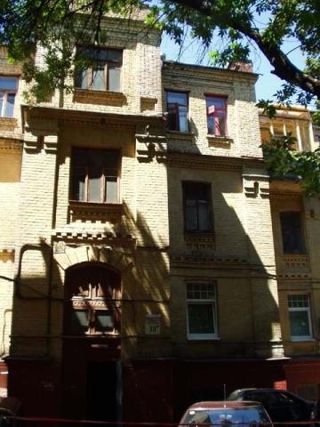 Киев, Пирогова ул., 10В