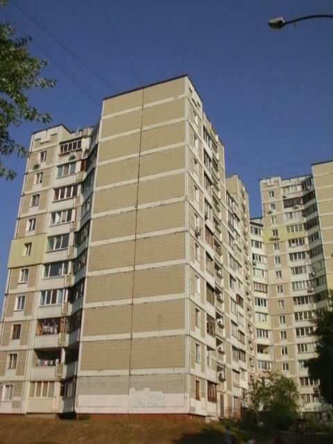 Киев, Подлесная ул., 6