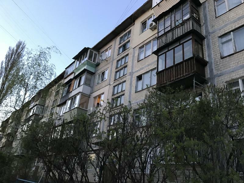 Київ, Комсомольська вул., 15