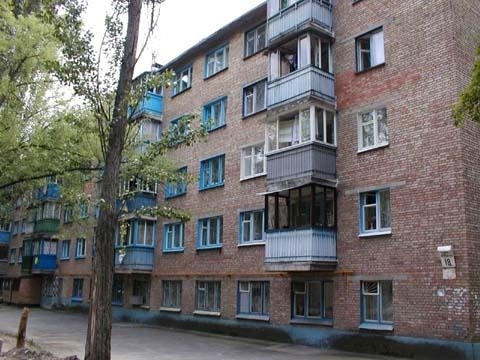 Оренда 1-кімнатної квартири 40 м², Метробудівська вул., 18