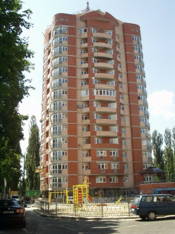 Киев, Академика Курчатова ул., 18/2