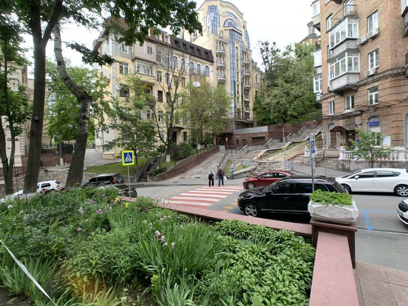 Київ, Крутий узвіз, 5