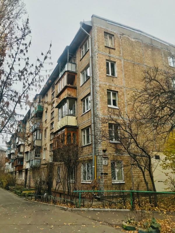 Киев, Коломыйский пер., 12