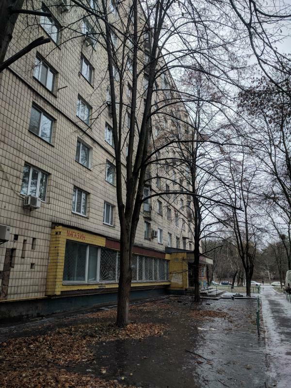 Київ, Космонавта Волкова вул., 10А