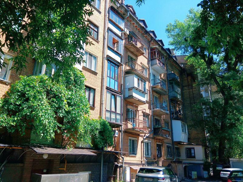 Київ, Микільсько-Ботанічна вул., 5