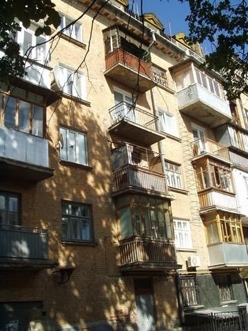 Київ, Микільсько-Ботанічна вул., 11