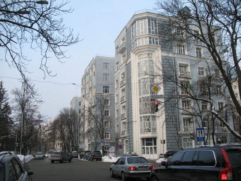 Киев, Институтская ул., 9/9