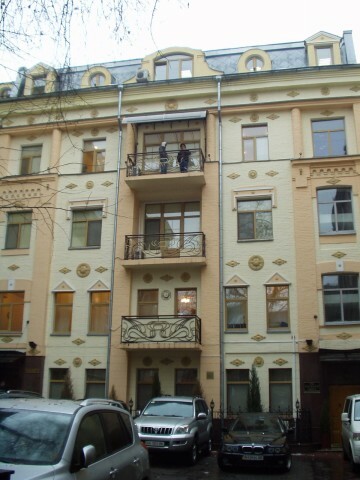 Киев, Институтская ул., 19Б