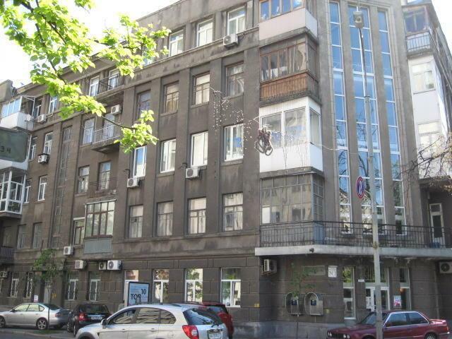 Аренда 3-комнатной квартиры 90 м², Институтская ул., 24/7