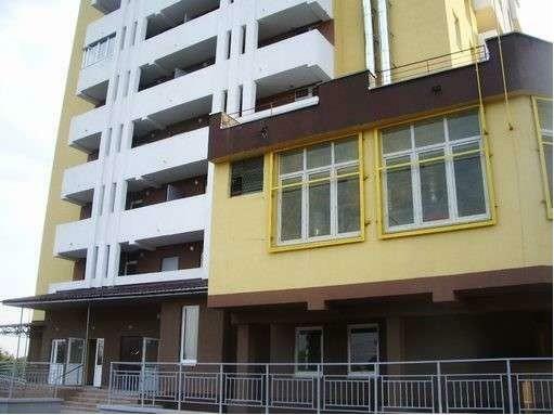 Київ, Левітана вул., 3