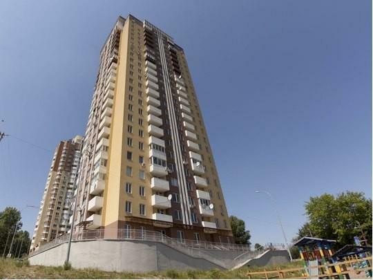 Київ, Левітана вул., 3