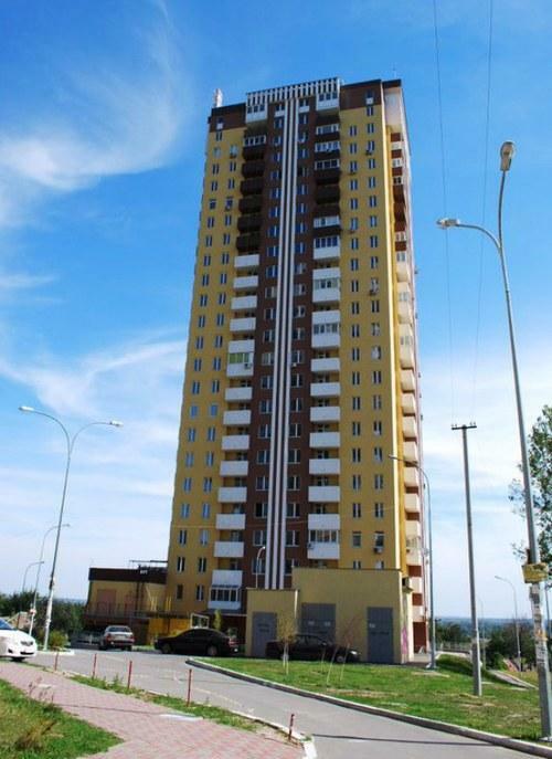 Київ, Левітана вул., 3