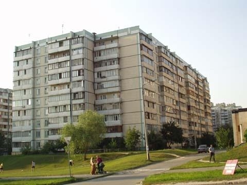 Киев, Ирпенская ул., 62