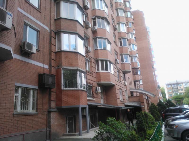 Продаж 3-кімнатної квартири 117 м², Клінічна вул., 23-25