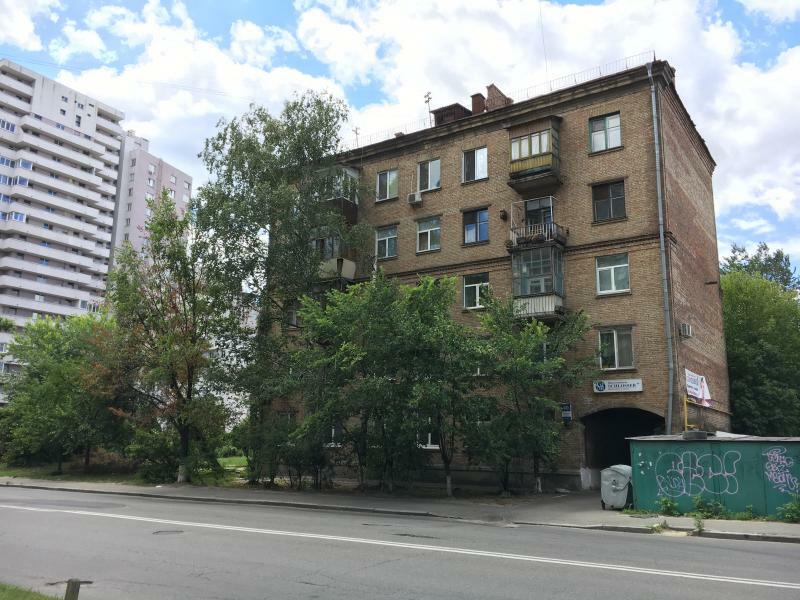 Київ, Казимира Малевича вул., 40