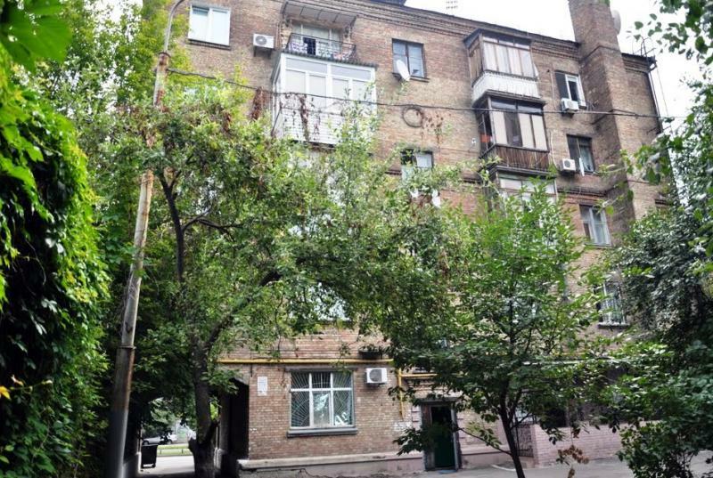 Київ, Казимира Малевича вул., 40