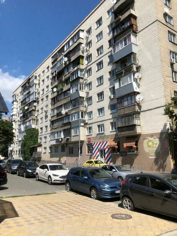 Київ, Казимира Малевича вул., 111