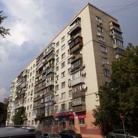 Київ, Казимира Малевича вул., 111