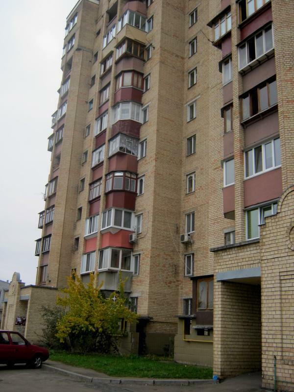 Київ, Калачівська вул., 9