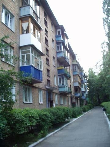 Киев, Коломыйский пер., 11