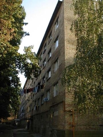 Київ, Кольцова бул., 17А