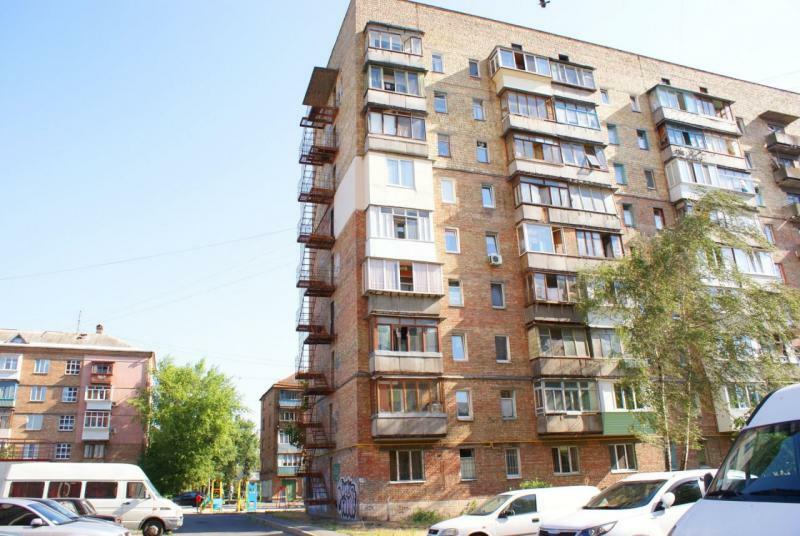 Київ, Костянтина Заслонова вул., 13Б