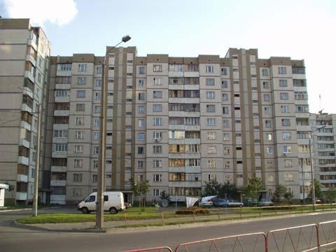 Київ, Княжий Затон вул., 15