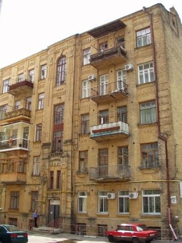 Киев, Олеся Гончара ул., 30Б