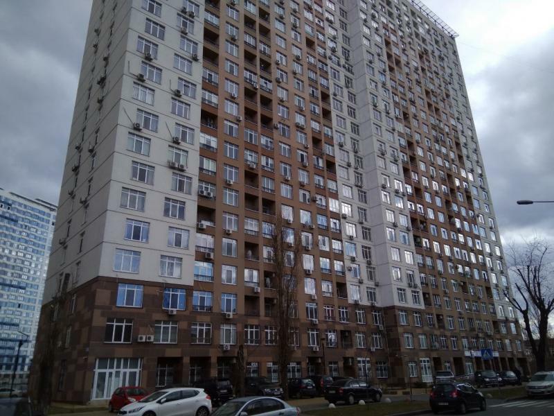 Київ, Туманяна вул., 3
