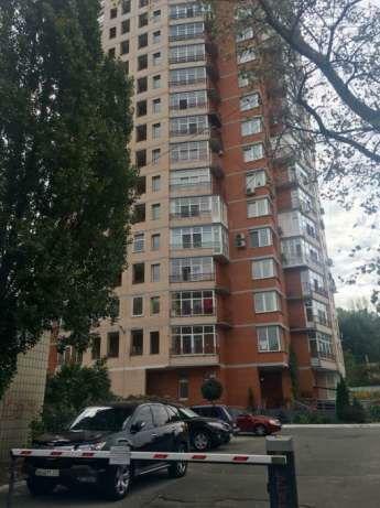 Киев, Ирпенская ул., 69Б