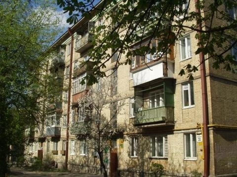 Киев, Искровская ул., 20