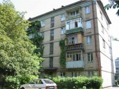 Киев, Искровская ул., 24