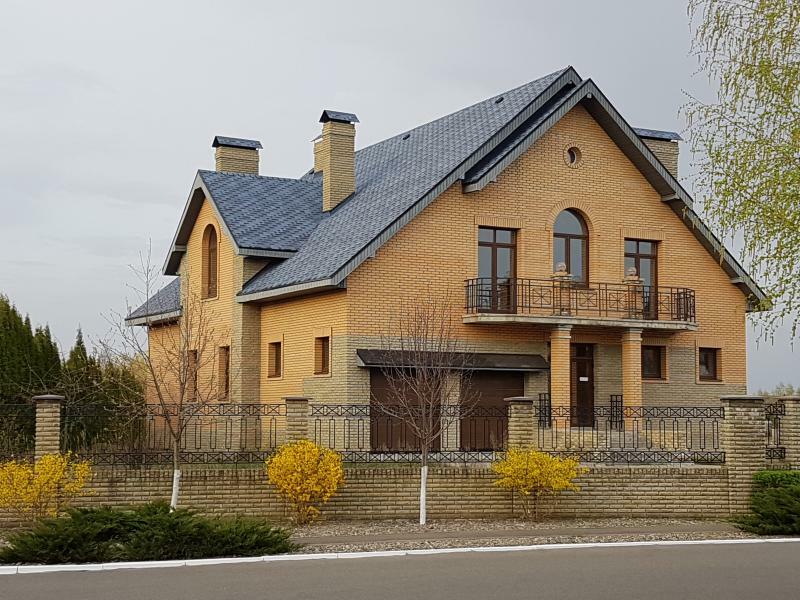 Киевская обл., Бориспольский район, с. Вишенки, Карьерная ул., 15