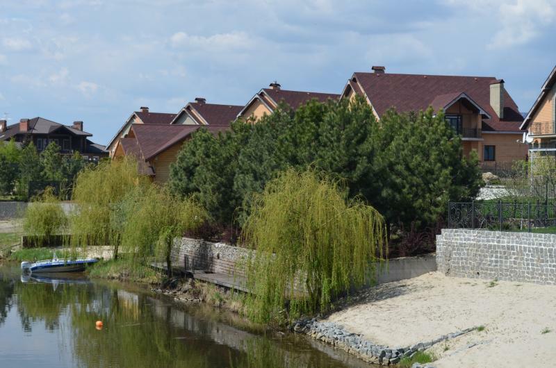 Киевская обл., Бориспольский район, с. Вишенки, Карьерная ул., 15