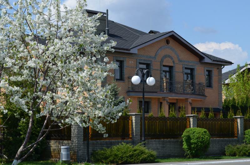 Киевская обл., Бориспольский район, с. Вишенки, Карьерная ул., 15